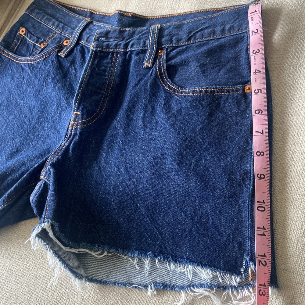Levi's button-fly size 25 waist, cutoff denim shorts. - Picture 8 of 8
